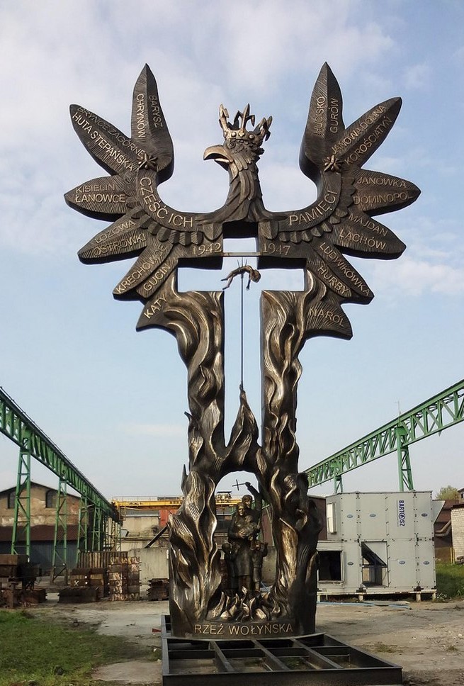 Pomnik Ofiar Rzezi Wołyńskiej-Domostawa  10.07.2022. r